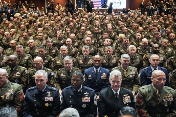 Trump y su secretario de Defensa convocan inusual reunión militar 3 Trump
