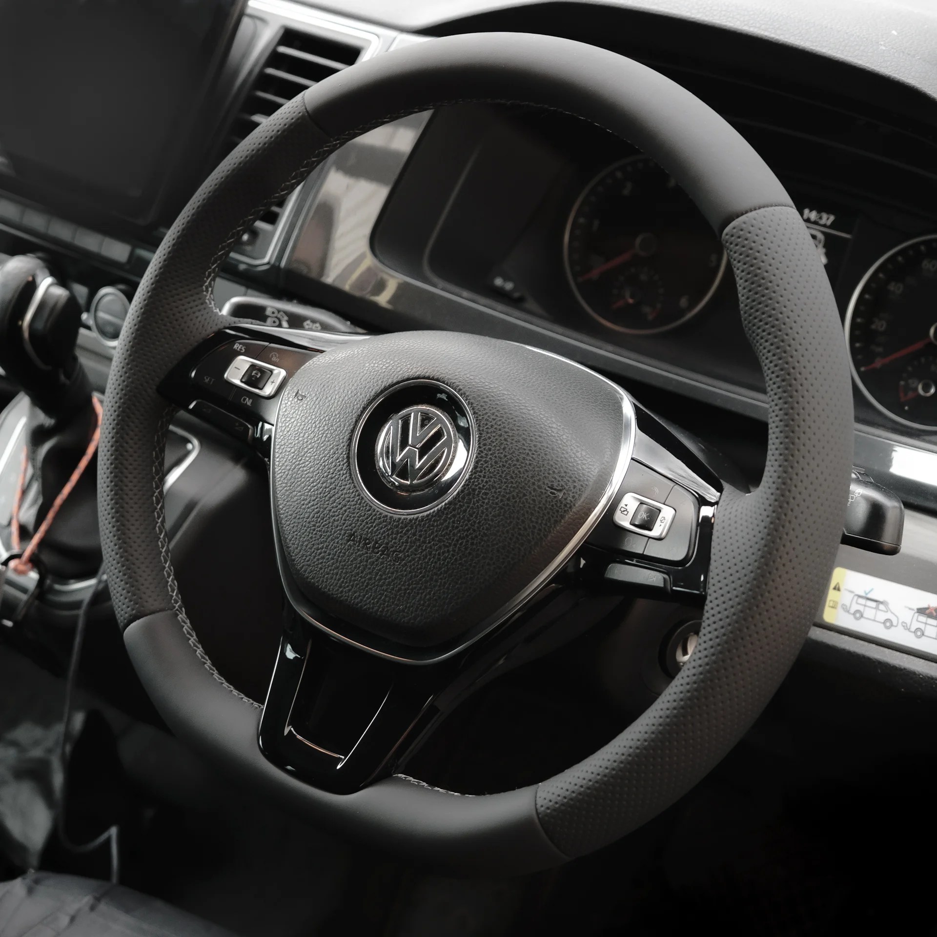 VW Transporter T6 Flat Bottom Steering Wheel