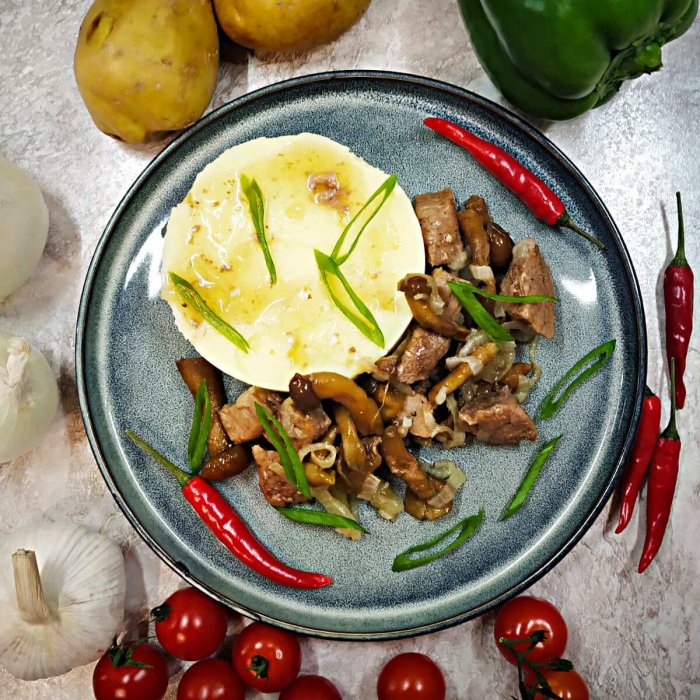 Slow cooked beef and mushrooms