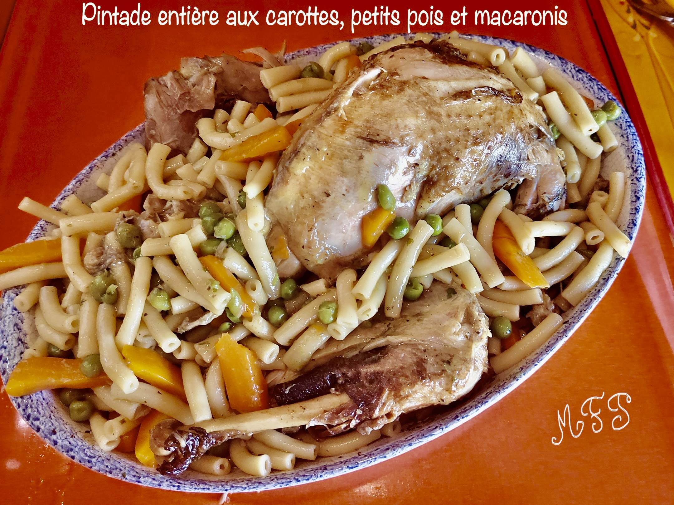Pintade à La Crème Au Cookeo Pintade entière aux carottes, petits pois et macaronis - Recette Cookeo