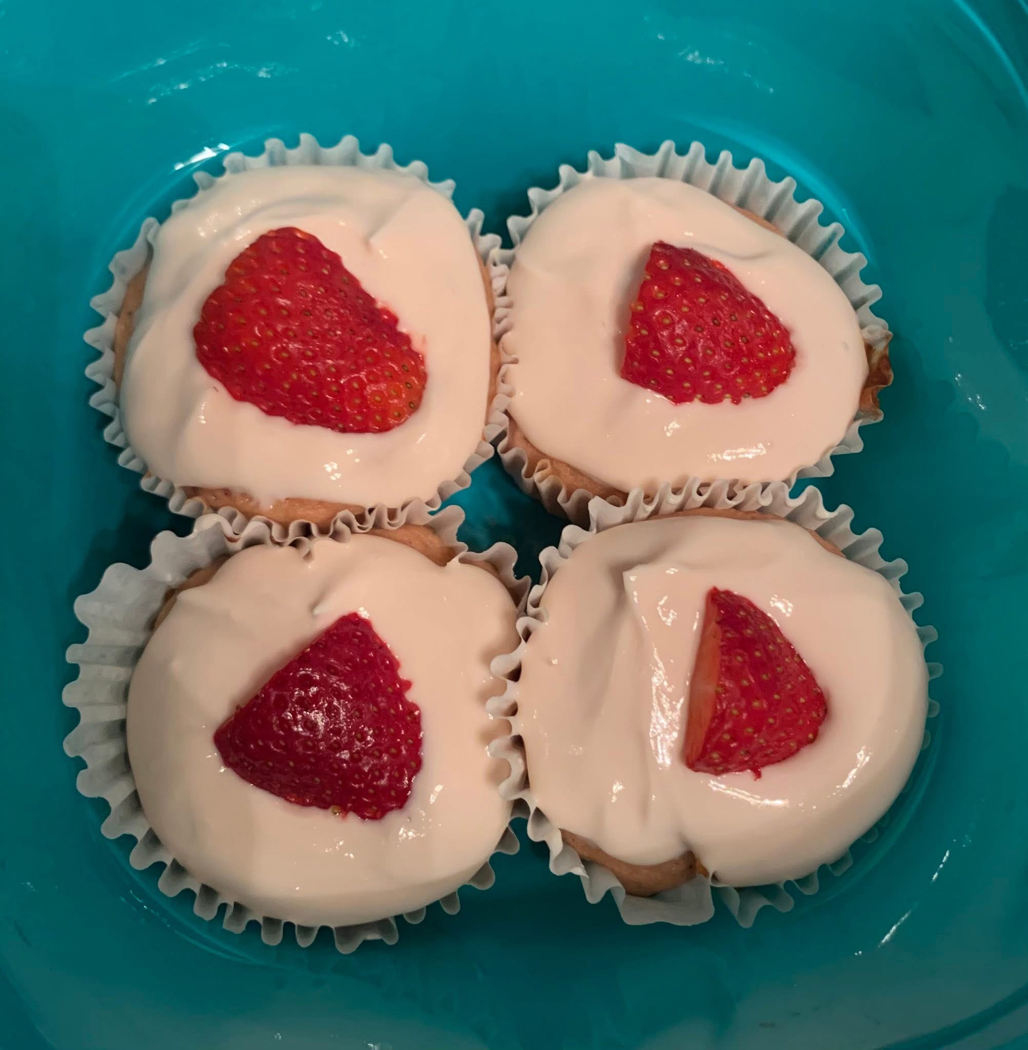Weight Watchers strawberry shortcake cupcakes – 1 points