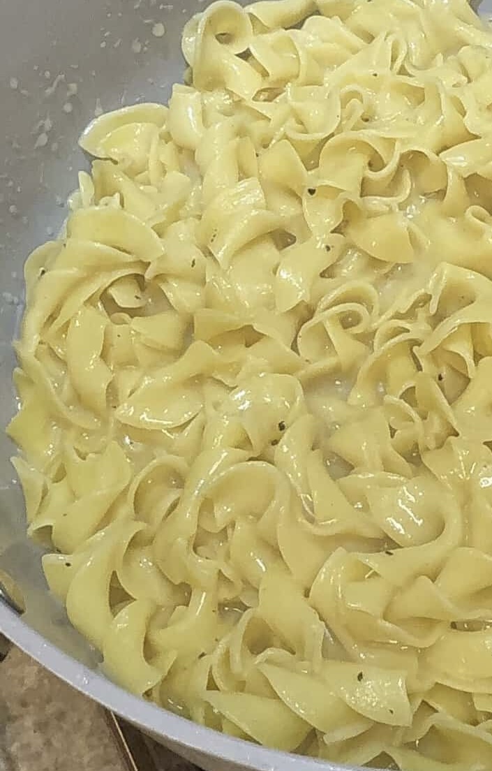 CREAMY CAFETERIA NOODLES