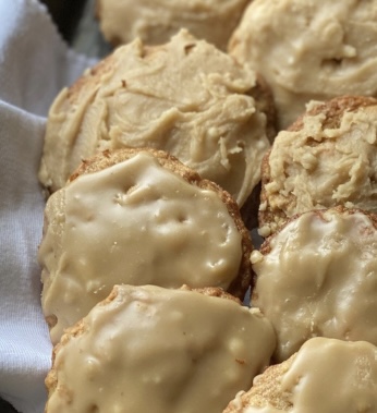 MAPLE OATMEAL COOKIES