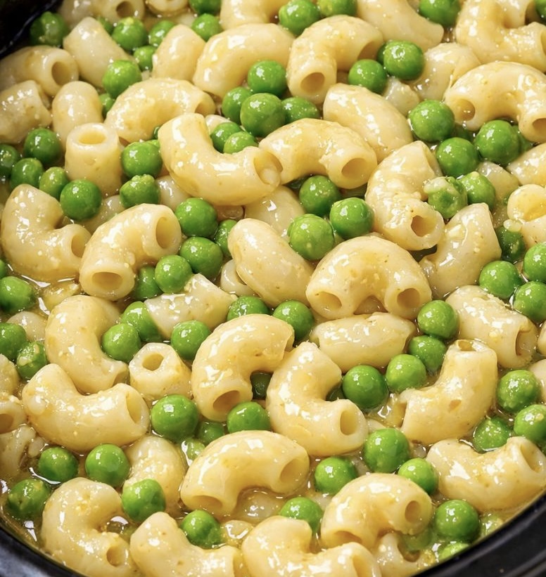 Slow Cooker 3-Ingredient Sweet Pea Macaroni