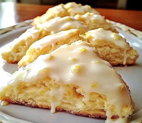 The Pioneer Woman’s Lemon Cream Scones
