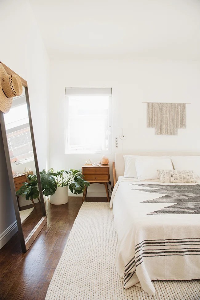 Houzz Parrot Uncle Himalayan Salt Lamp for $110 vs Urban Outfitters Himalayan Salt Lamp for $34 | @copycatchic look for less, budget home decor and design