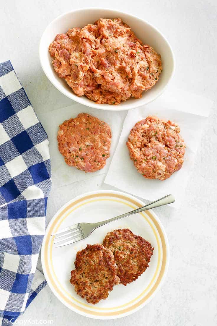 Ingredients · 3 pounds ground pork · 3 tablespoons red wine vinegar · 1 tablespoon salt · 1 tablespoon freshly cracked black pepper · 1 ¼ tablespoons dried parsley Italian Sausage Recipe Homemade Copykat Recipes