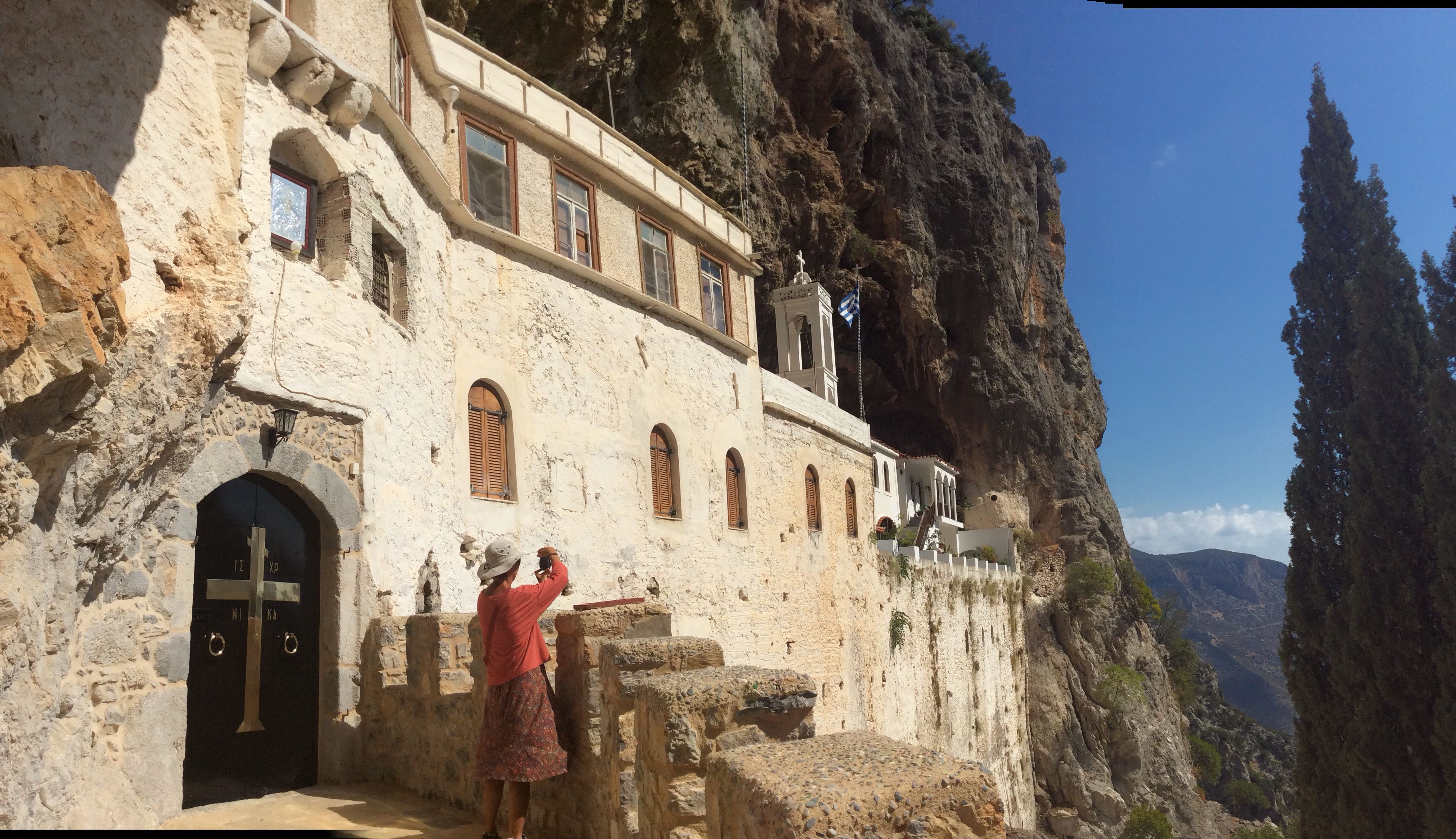 L'ingresso del monastero di Sintzas