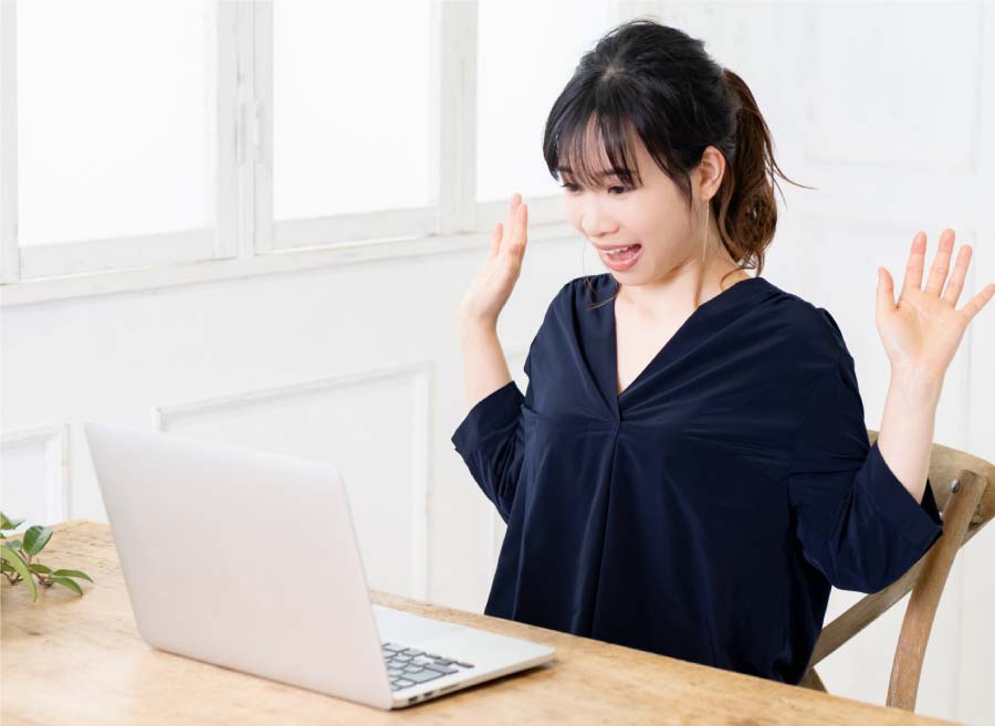 イラレデータを印刷すると「配置画像の周りに薄い枠状の色が付いていた