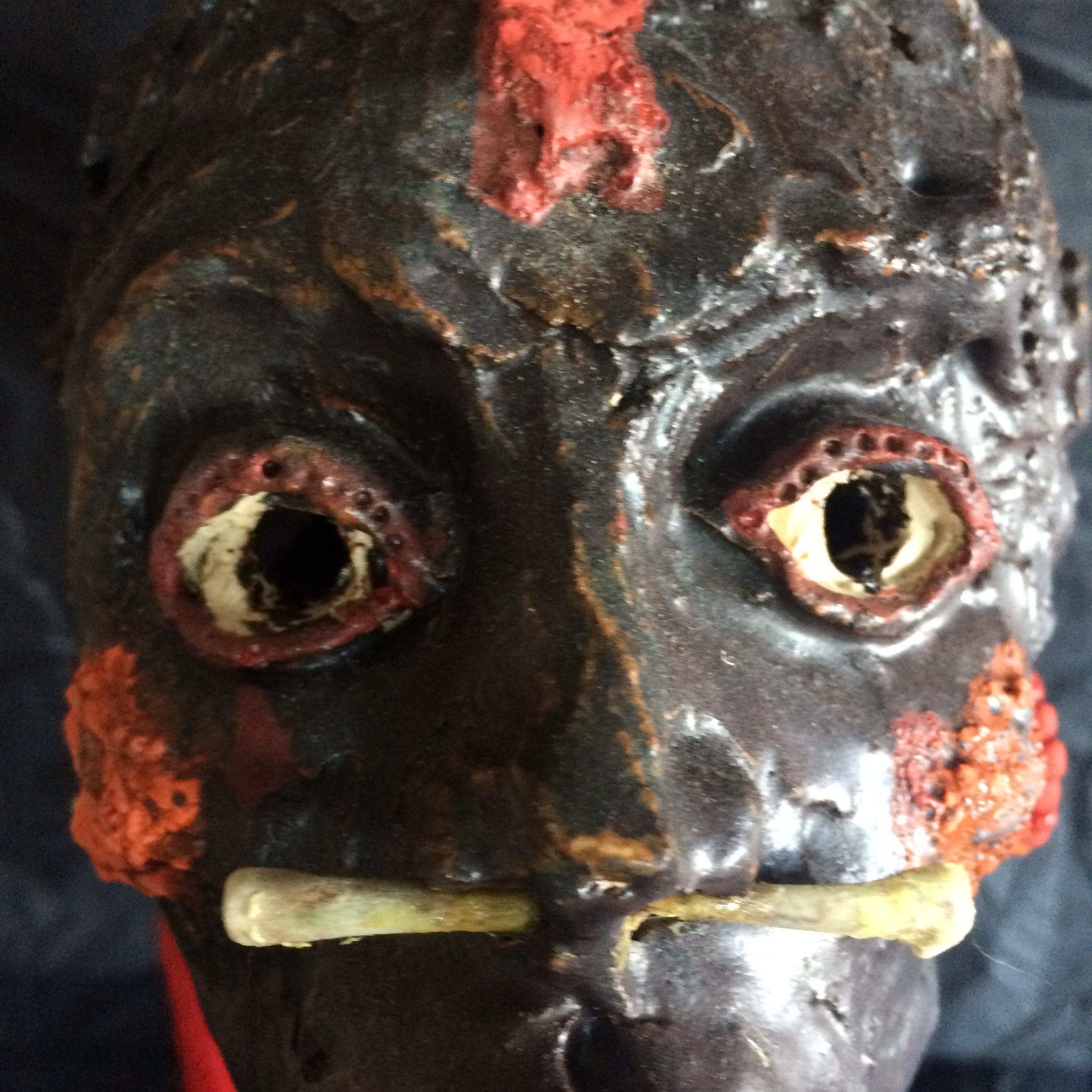 ABAKAR tête sur socle métal - h32xl13xP17 cm