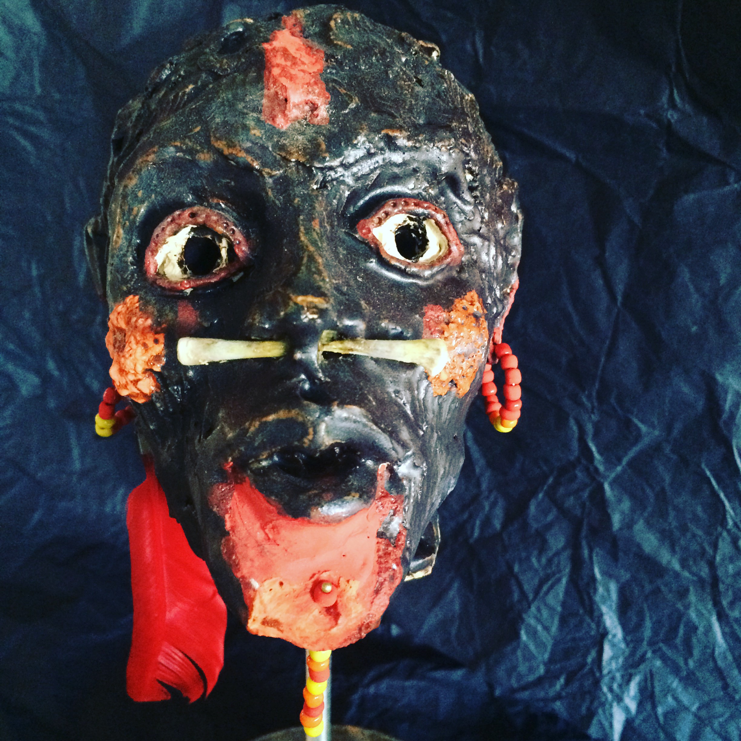 ABAKAR tête sur socle métal - h32xl13xP17 cm