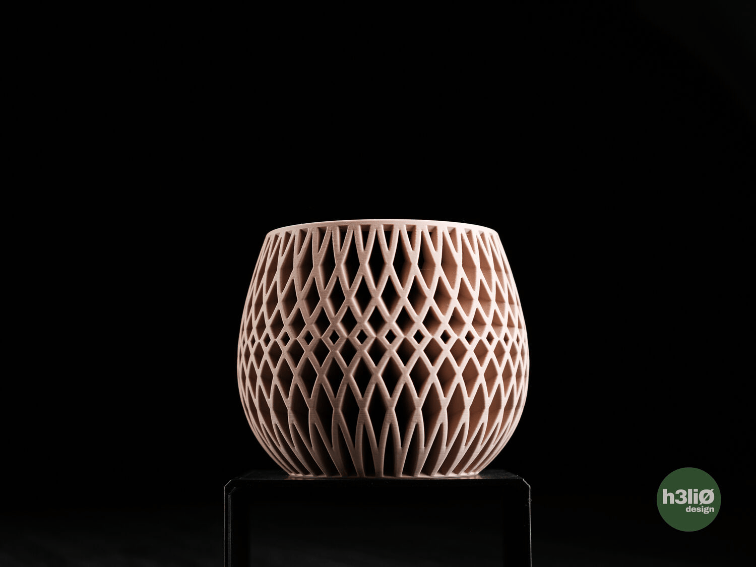 Maia Planter