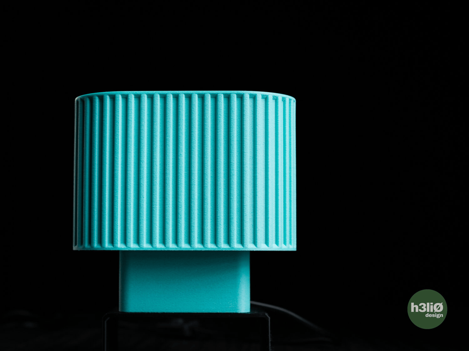 Prismal Desk E14