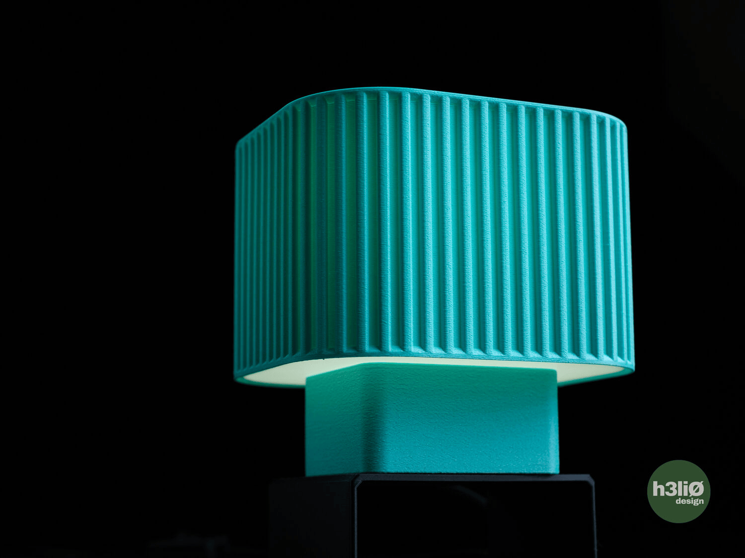 Prismal Desk E14