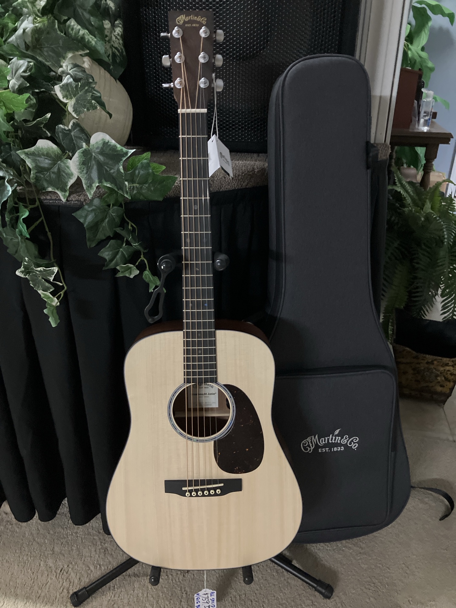Martin D-Jr-E All Solid Acoustic Electric