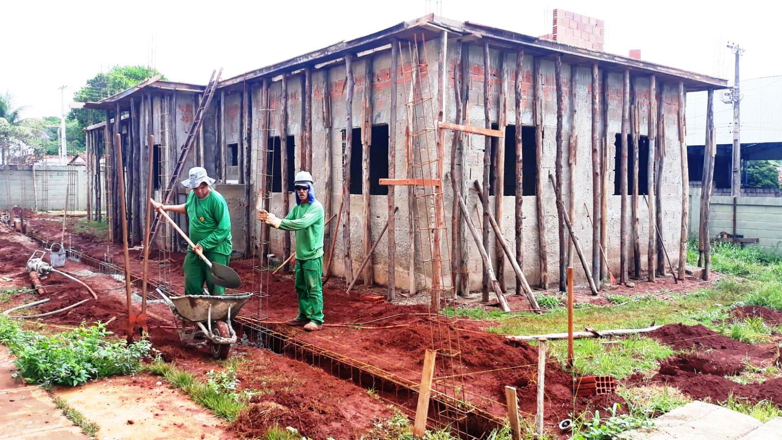PREFEITURA DE VAZANTE PROSSEGUE COM A CONSTRUÇÃO DA BASE DO SAMU