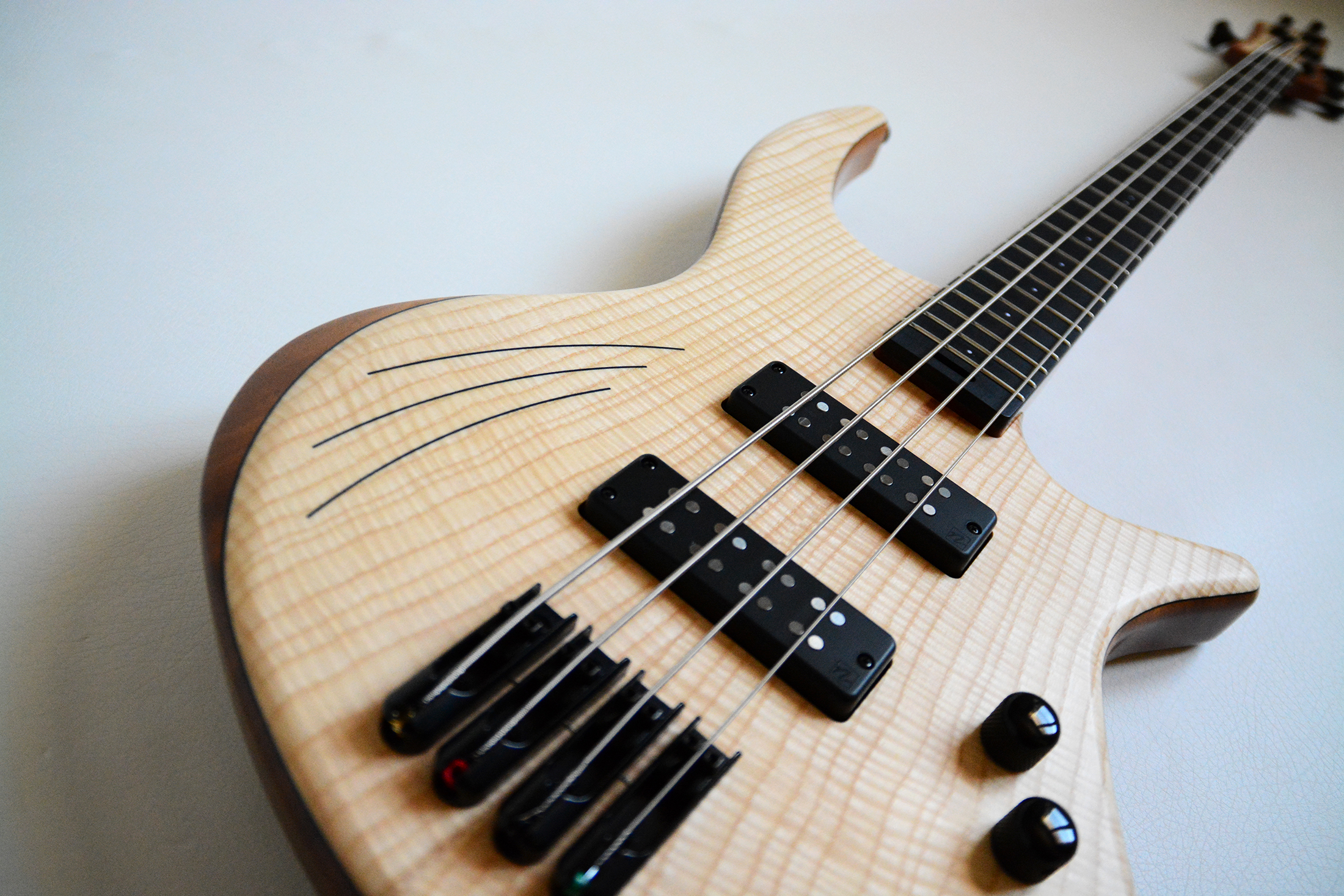 Napoleon Deluxe 4 - Ash (Loom of Fate) - Cortex Bass Nordstrand