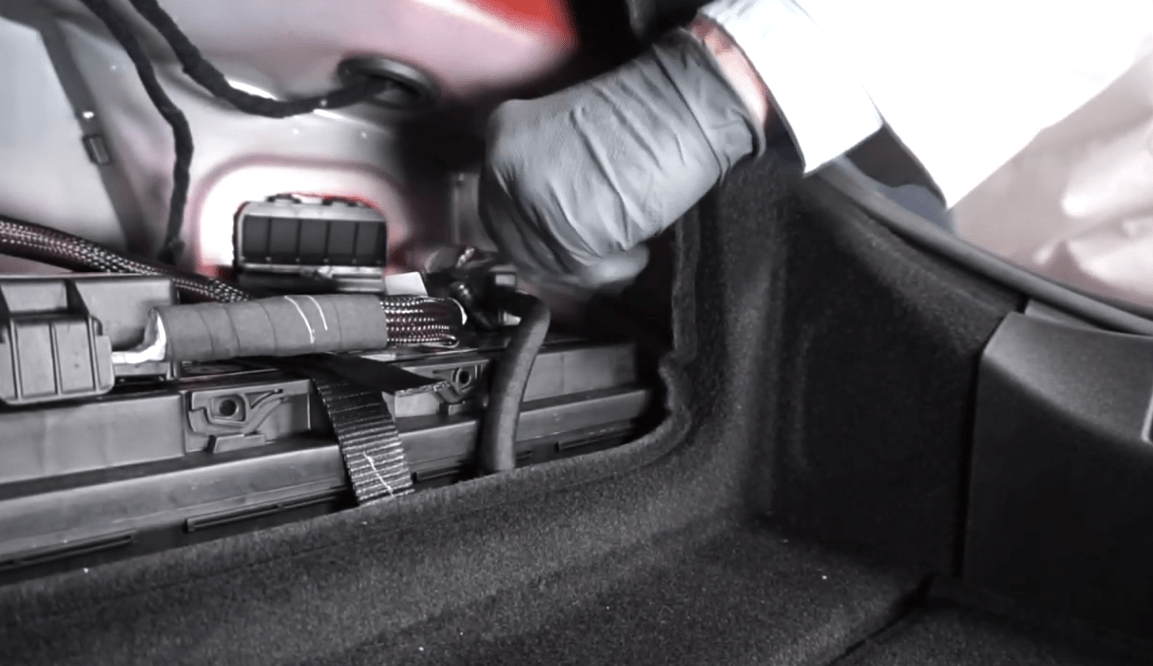 How to replace the car battery on a alfa romeo giulia