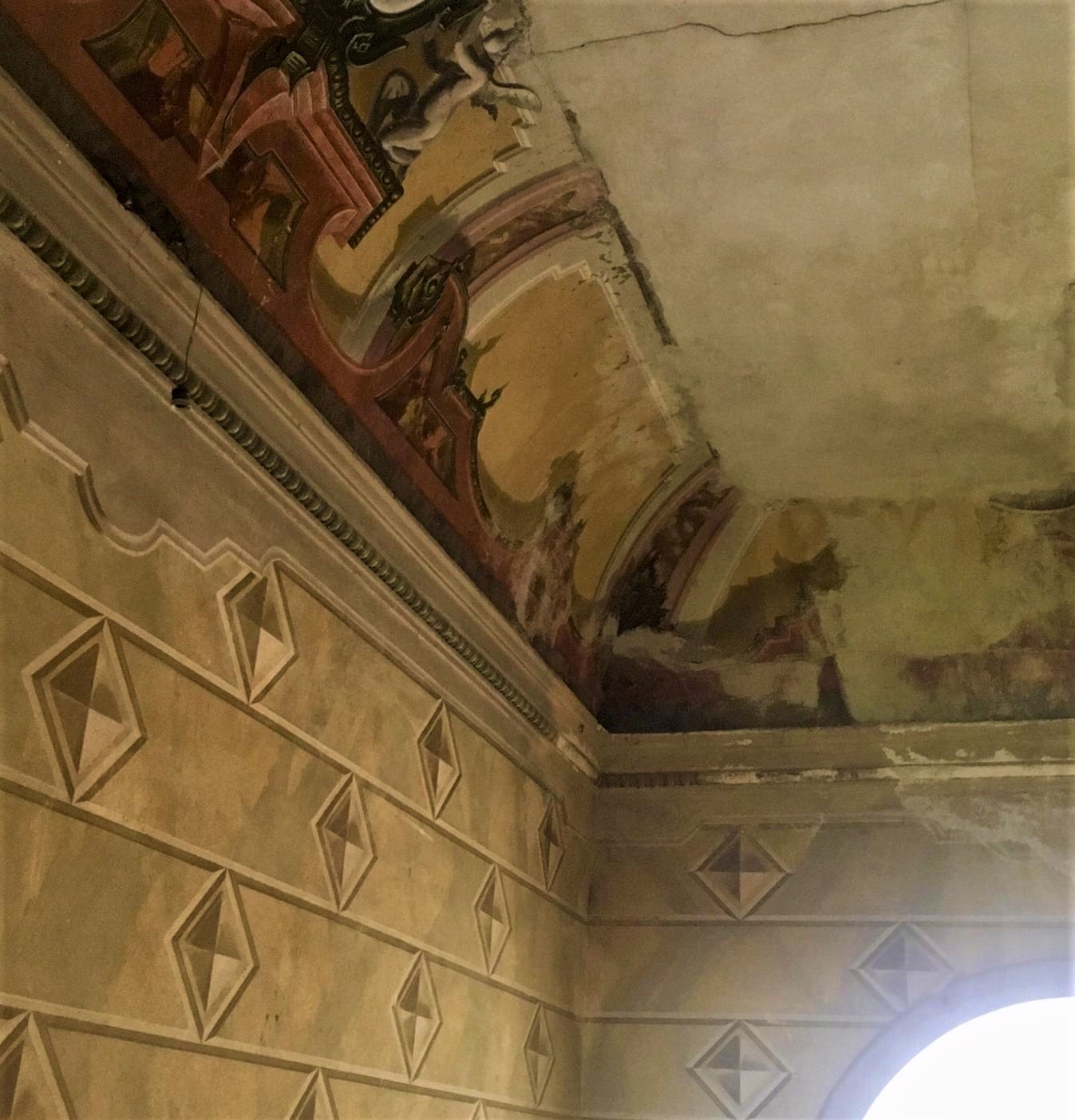 Le decorazioni dello scalone