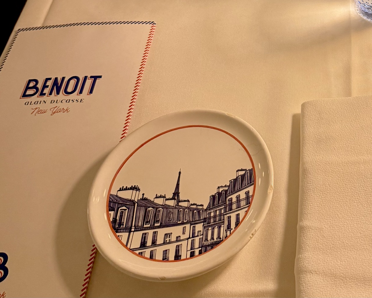 benoit menu and Paris plate