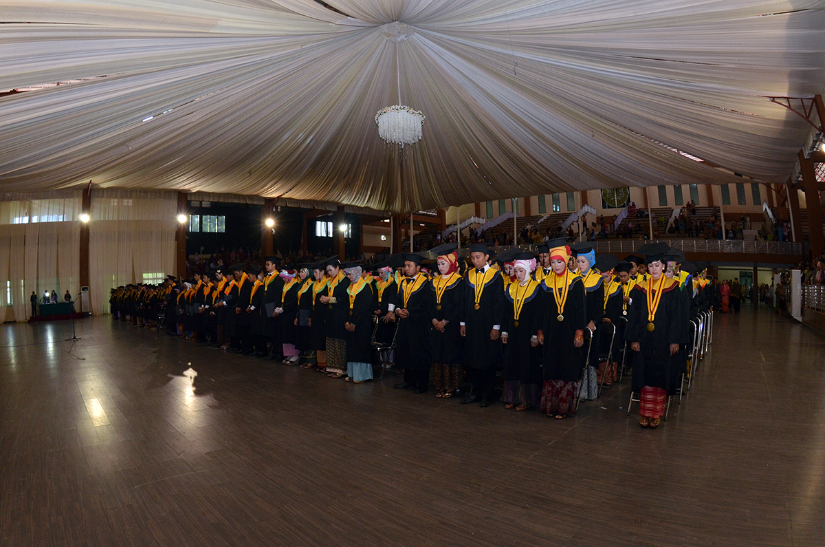 Wisuda 02