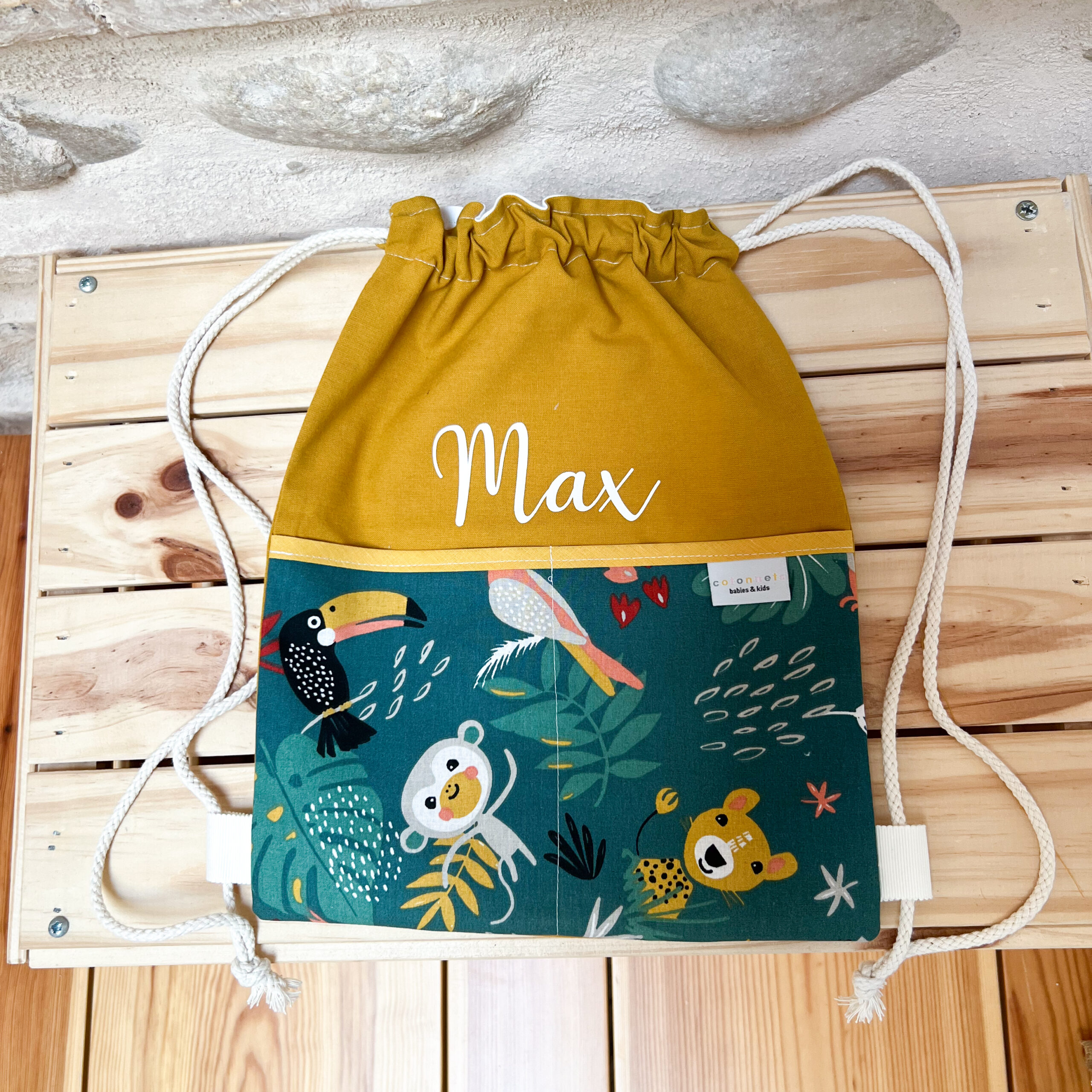 Mochila personalizada cuerdas selva fondo menta