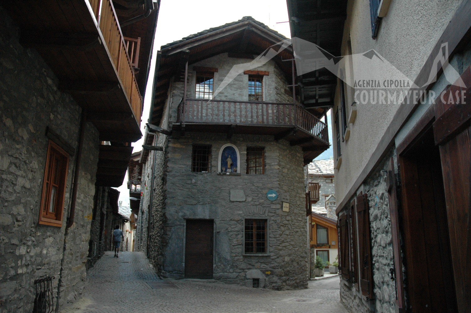 Dolonne Casa Storica Vendita Interessante - Courmayeur Case 1000_x_1504_jpg