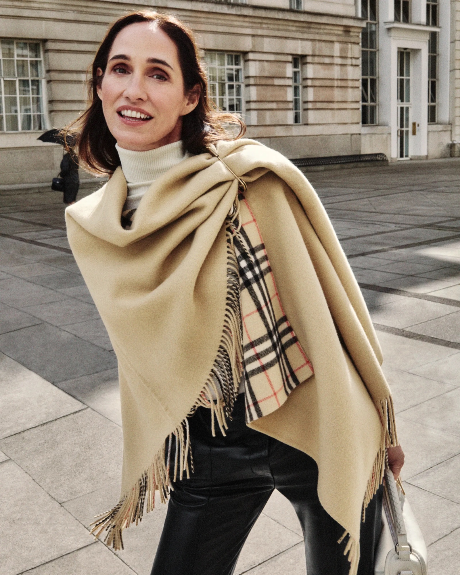 Burberry Takes On The London Commute For Autumn 2026 - COUTURE