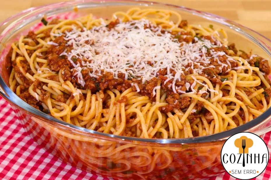 Macarrão na Manteiga com Carne Moída