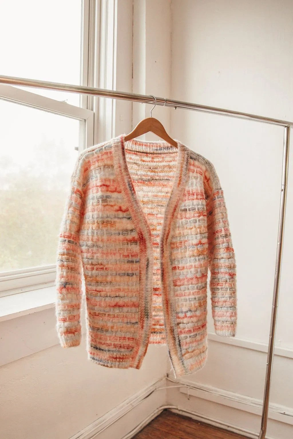 Brickstreet Cardigan – Free Knit Cardigan – Cozy Nooks Designs