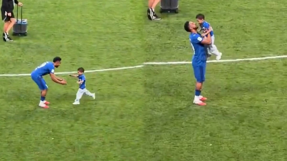 نجل لاجامي يركض نحو سالم الدوسري ويحتضنه في مشهد مؤثر..فيديو