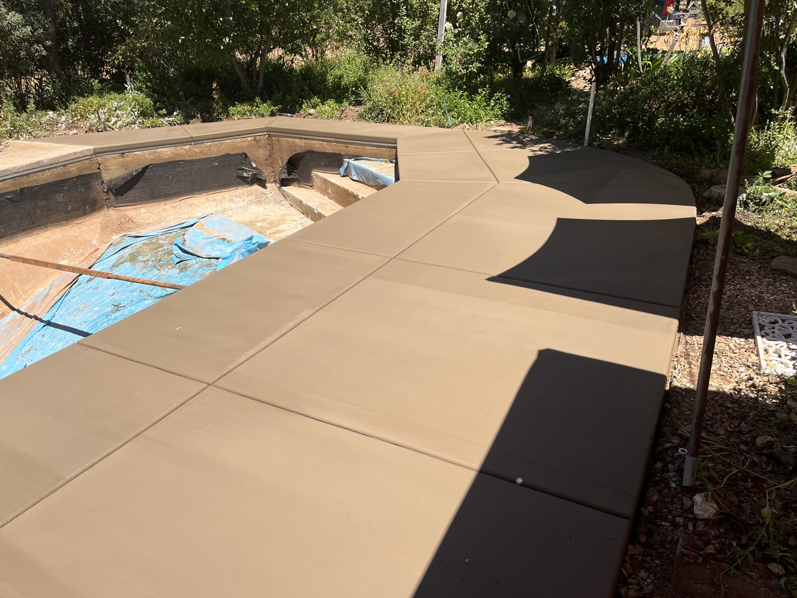 Smooth finish pool deck