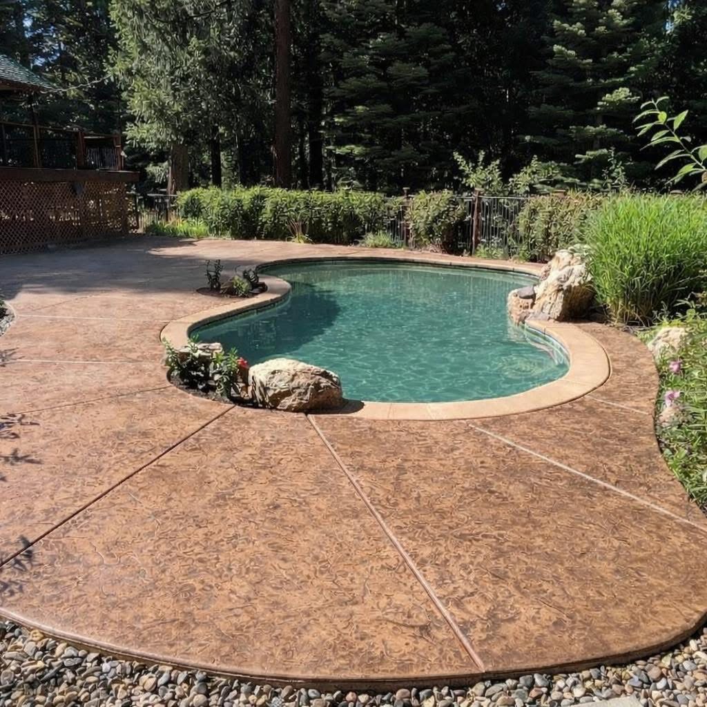 New pool deck with concrete stamp