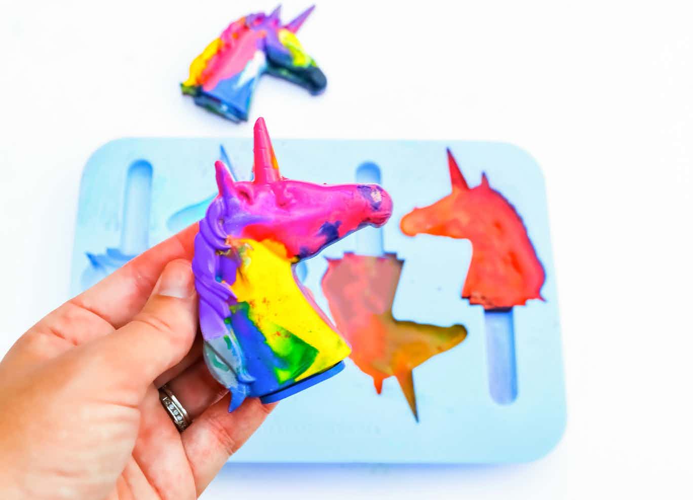 DIY Unicorn Crayons —