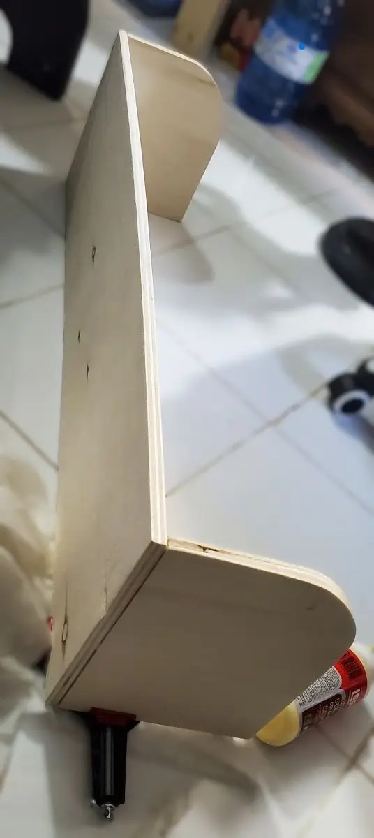 Basic shelf with rounded sides