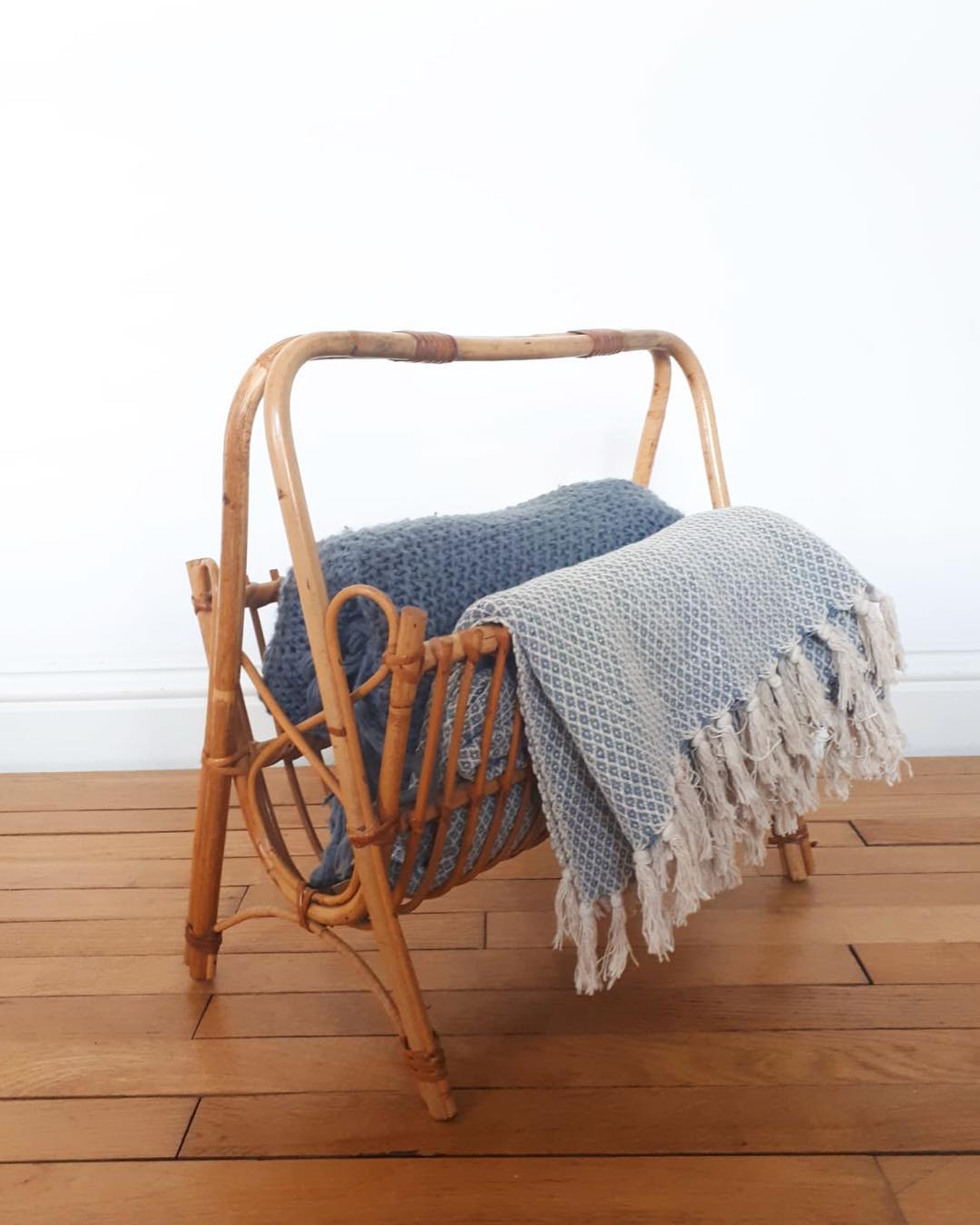 23 ingenious blanket storage ideas