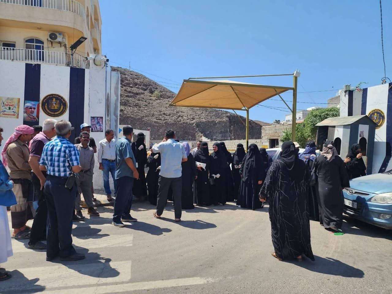 عاجل:الكشف عن هوية القوات التي اغلقت مقر الانتقالي بجولدمور رسميا