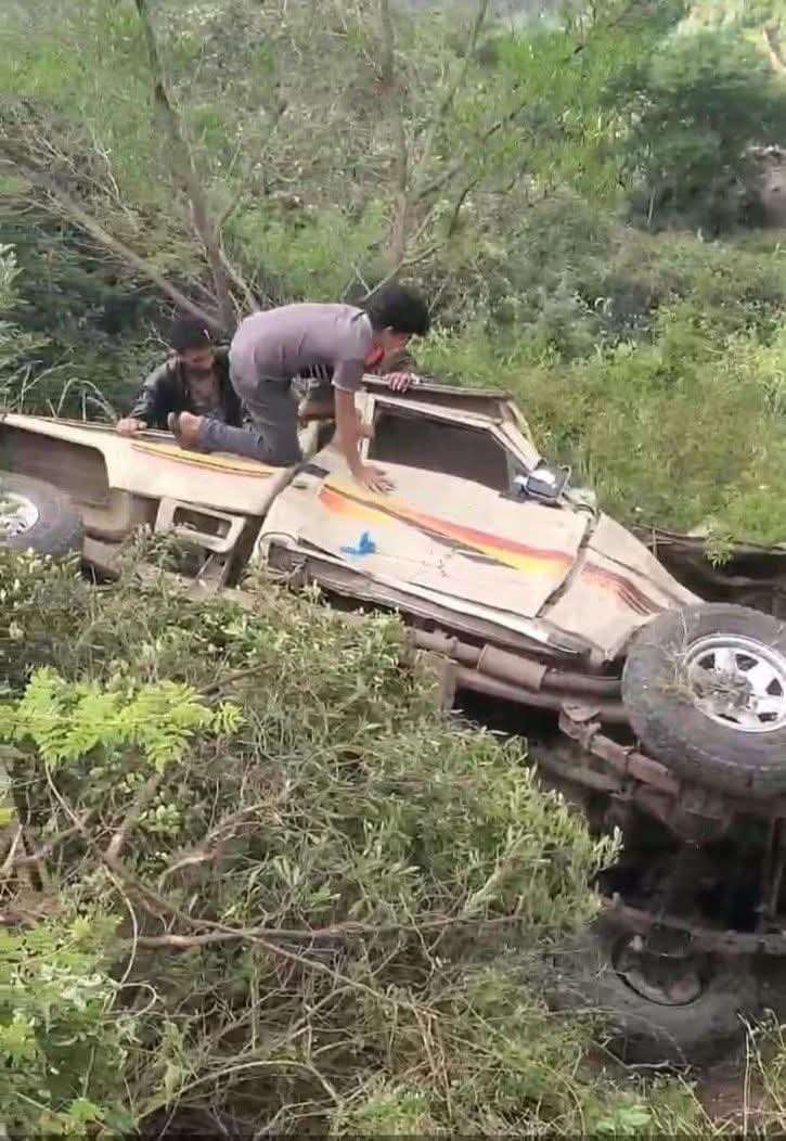فاجعة مرورية تهز شرعب .. وفاة أسرة كاملة في حادث انقلاب مؤلم