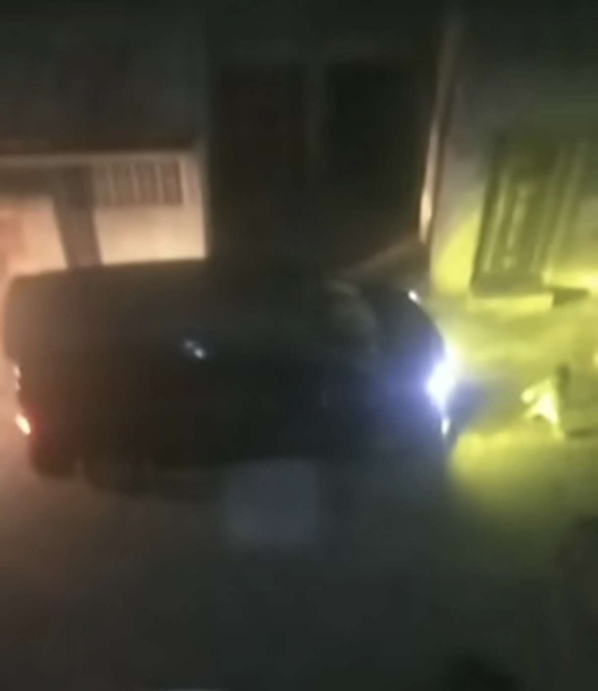 جماعة مجهولة على متن &ldquo;فوكسي&rdquo; تحاصر منزل الردفاني للمرة الثانية وتثير الرعب في عدن