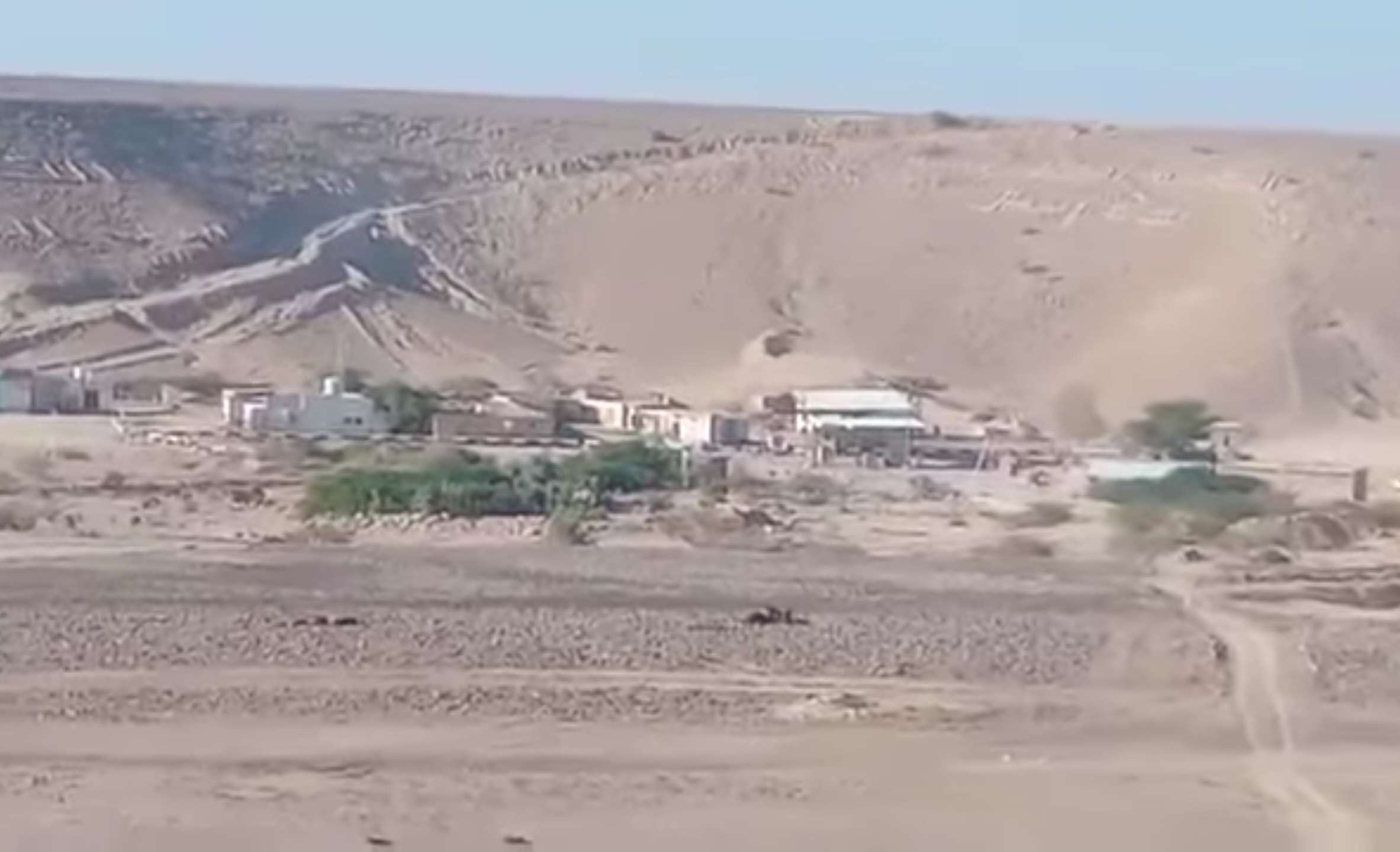 عاجل:هجوم غير متوقع لقوات الانتقالي على معسكرات بن حبريش في حضرموت