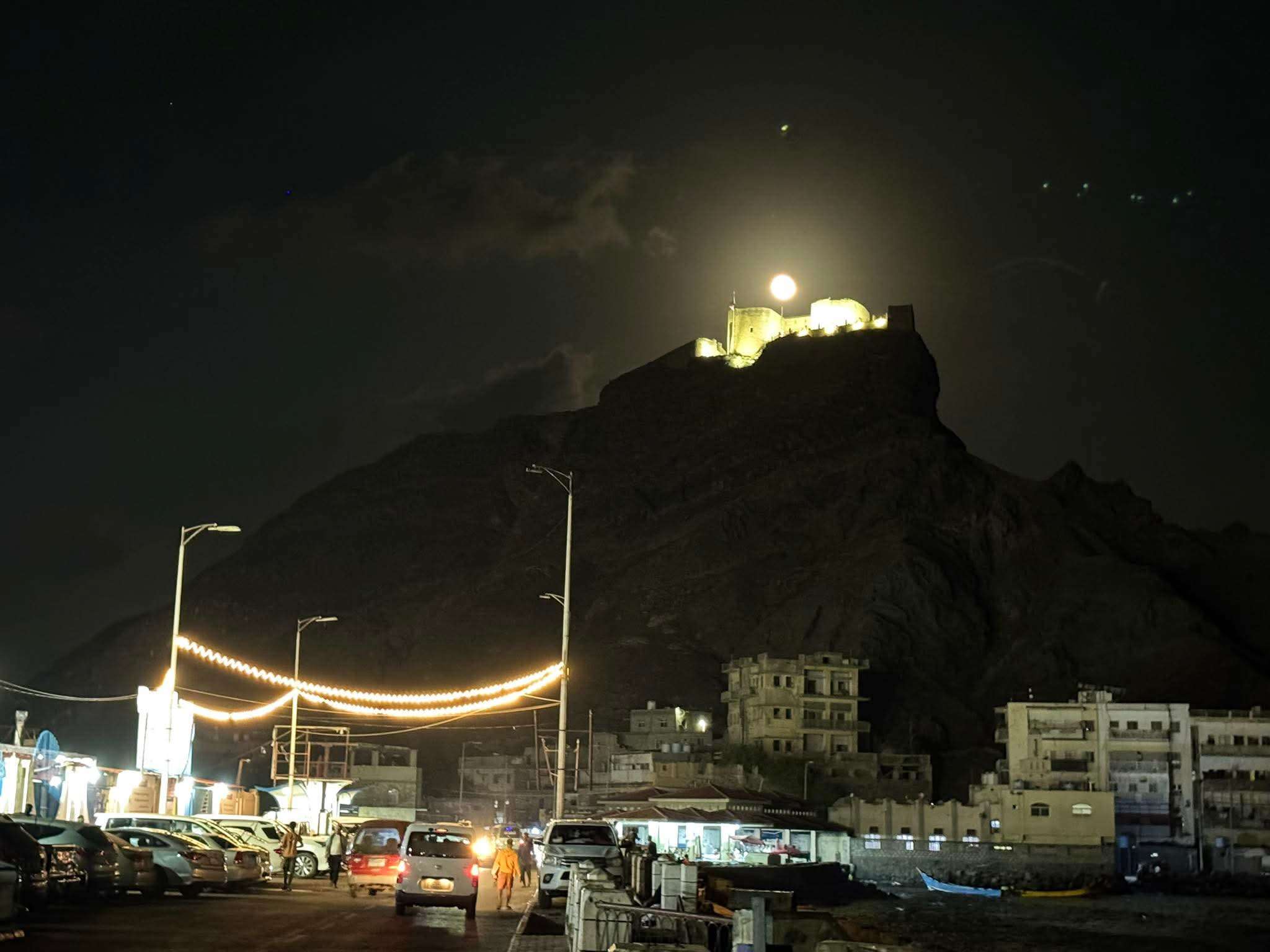 عاجل :اخر مستجدات الكهرباء بعدن وساعات الانقطاع والتشغيل الليلة عاجل :اخر مستجدات الكهرباء بعدن وساعات الانقطاع والتشغيل الليلة