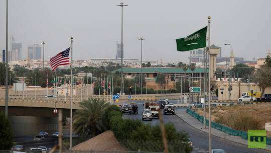 بلومبرغ: الولايات المتحدة تحذر السعودية من خطر اقتصادي