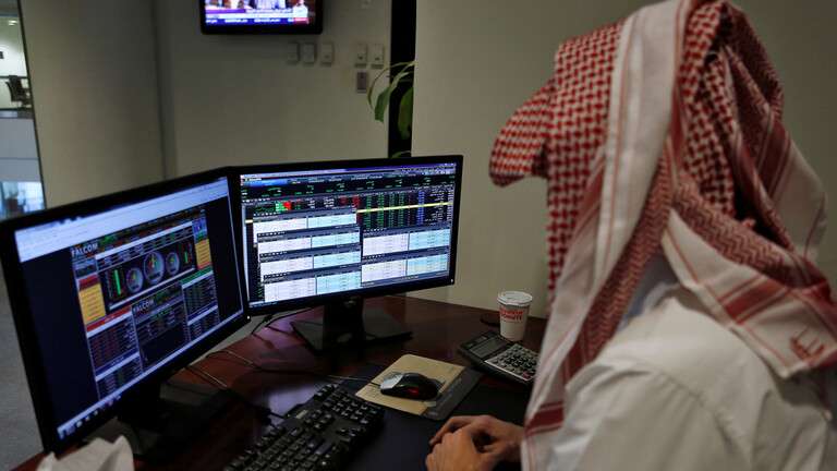 بورصة السعودية تتكبد أكبر خسارة أسبوعية لها في أكثر من عام