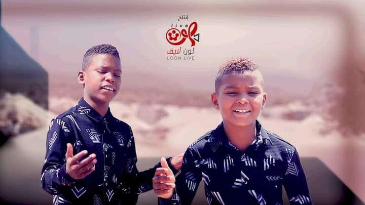 طفلان بمخيمات النازحين في تعز يشعلون مواقع التواصل الاجتماعي تعرف على القصة