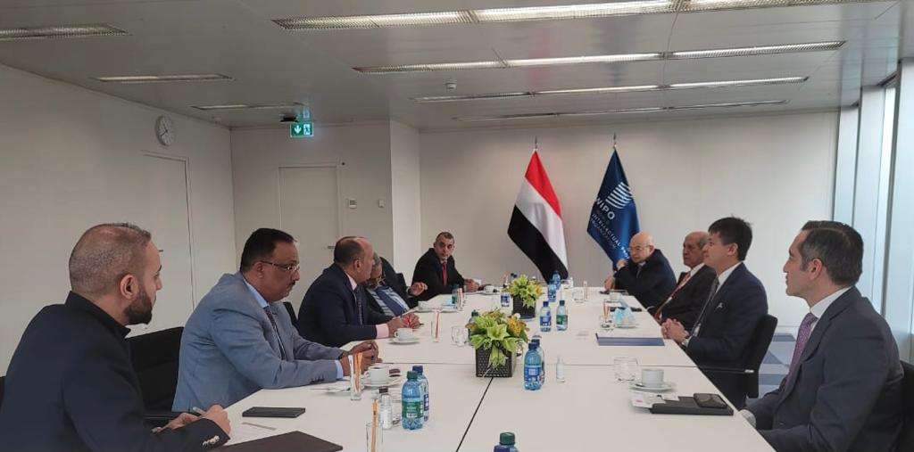 نائب وزير الصناعة يبحث مع مدير منظمة (الويبو) تعزيز التعاون المشترك بين الجانبين
