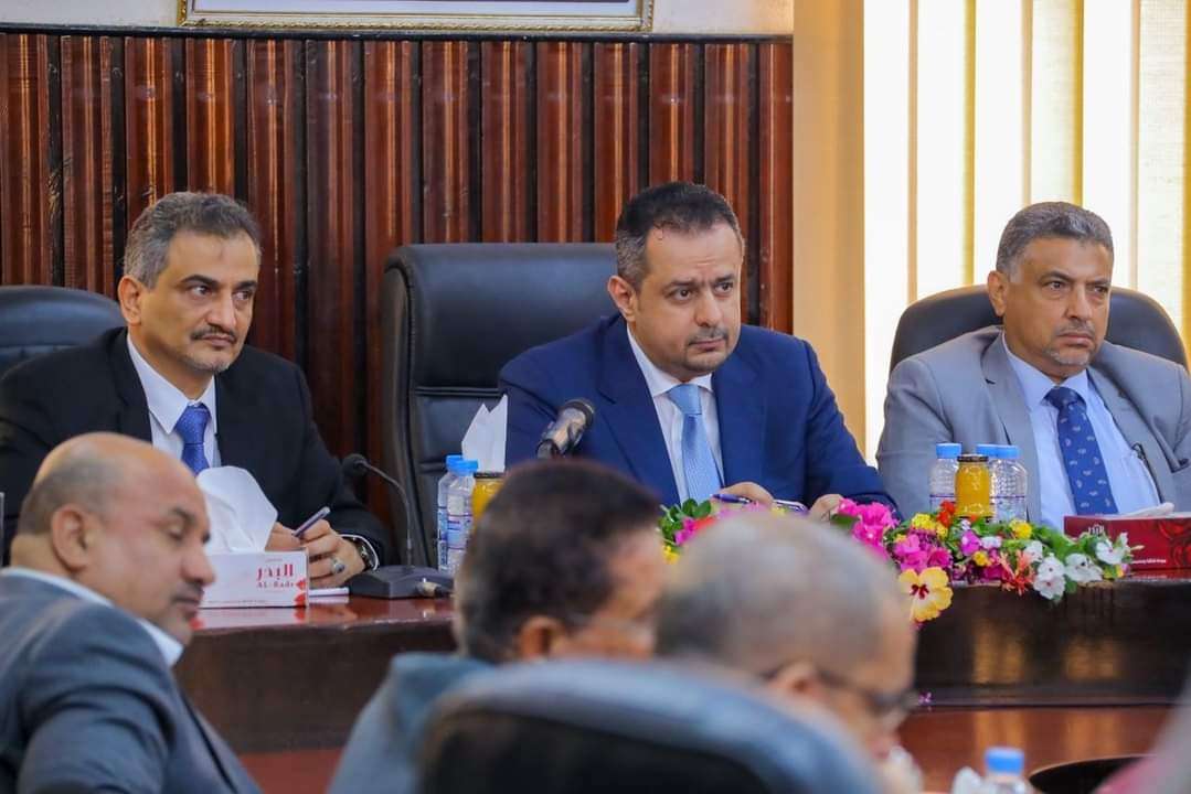 الكشف عن مادار بين معين عبدالملك ولملس داخل مبنى محافظة عدن