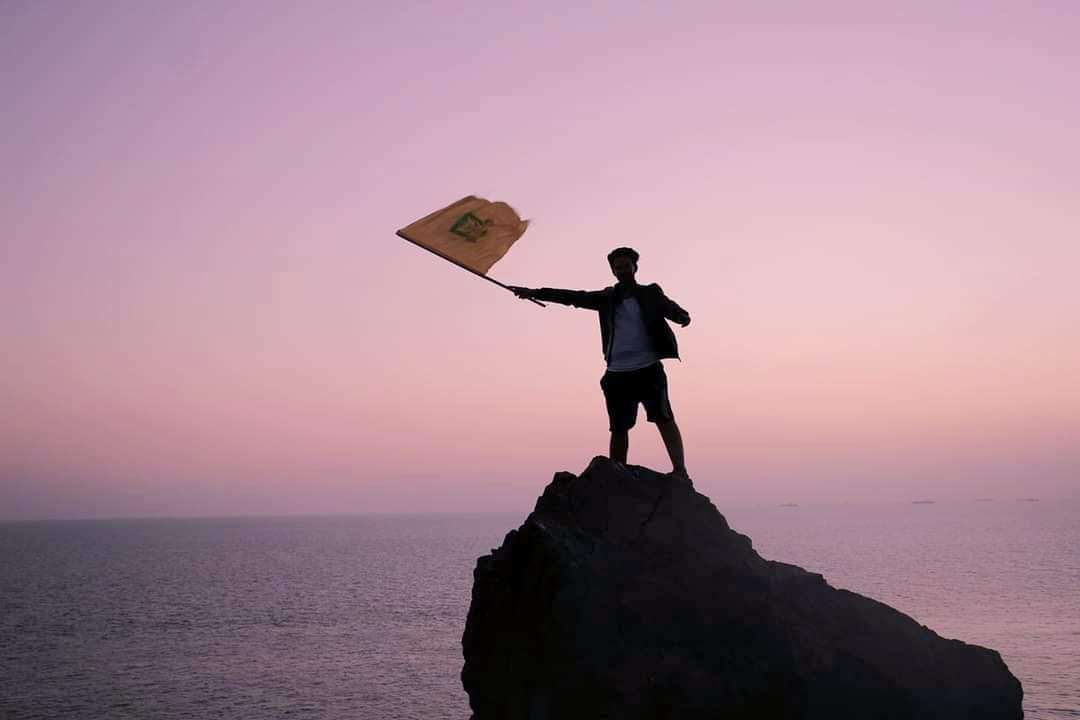 عقب التدقيق بالاصول.. رئيس المجلس العزابي يروي تفاصيل منع رحلة شبابية من دخول جولدمور واعتقاله لاحقا