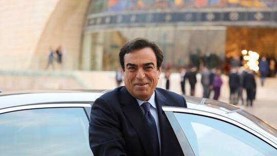 كاذب.. أمير سعودي يشن هجوما على جورج قرداحي