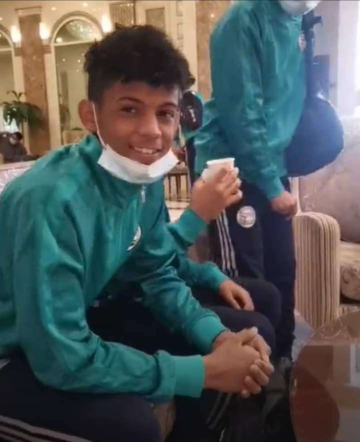 بعثة منتخبنا الوطني تستعد للذهاب إلى ملعب الأمير بالدمام