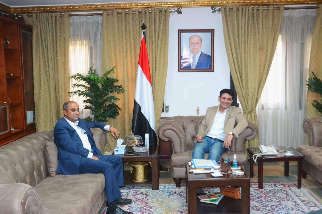 بن بريك يزور السفارة اليمنية في القاهرة بن بريك يزور السفارة اليمنية في القاهرة